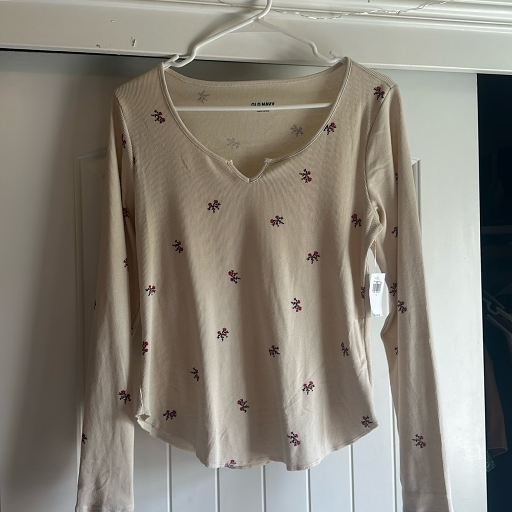 Brand New Old Navy floral long sleeve!!!!